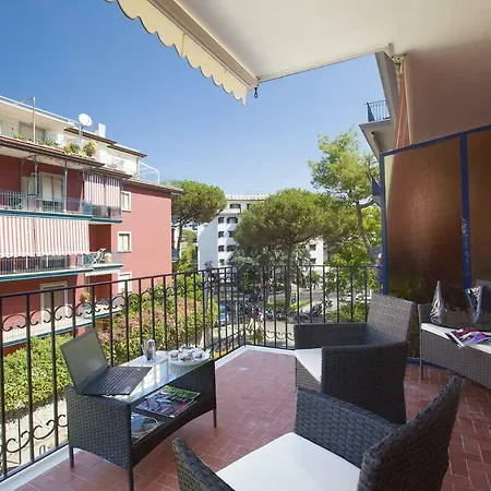 - Sara Lejlighed Sorrento